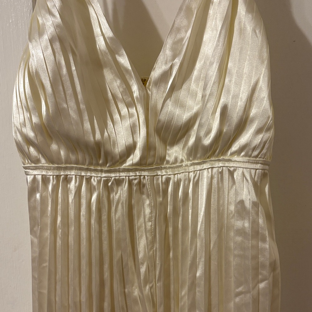 Elegant Cream Satin Pleated Jumpsuit for New Years Eve - Picture 2 of 4
